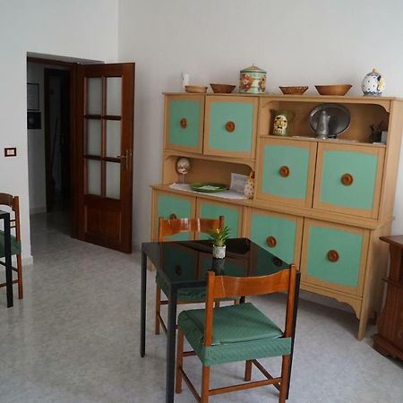 Bed And Breakfast Hibiscus Alghero Bagian luar foto