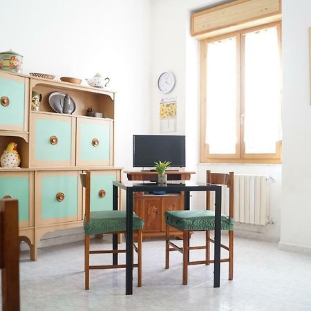 Bed And Breakfast Hibiscus Alghero Bagian luar foto