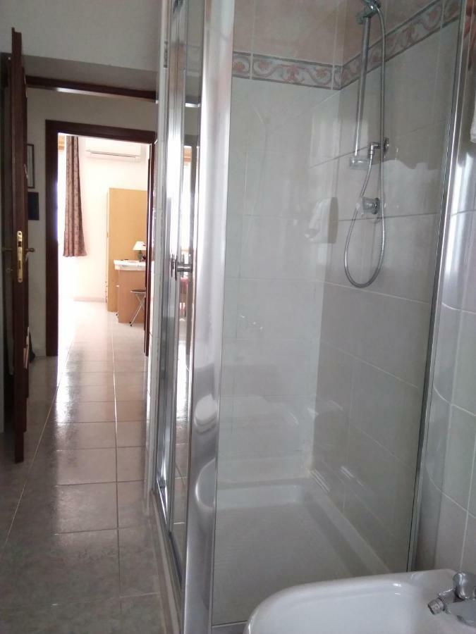 Bed And Breakfast Hibiscus Alghero Bagian luar foto