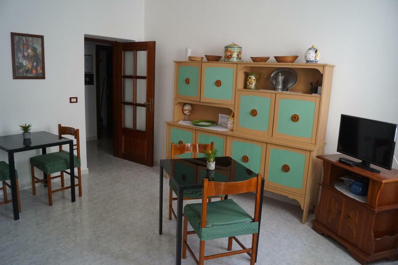 Bed And Breakfast Hibiscus Alghero Bagian luar foto