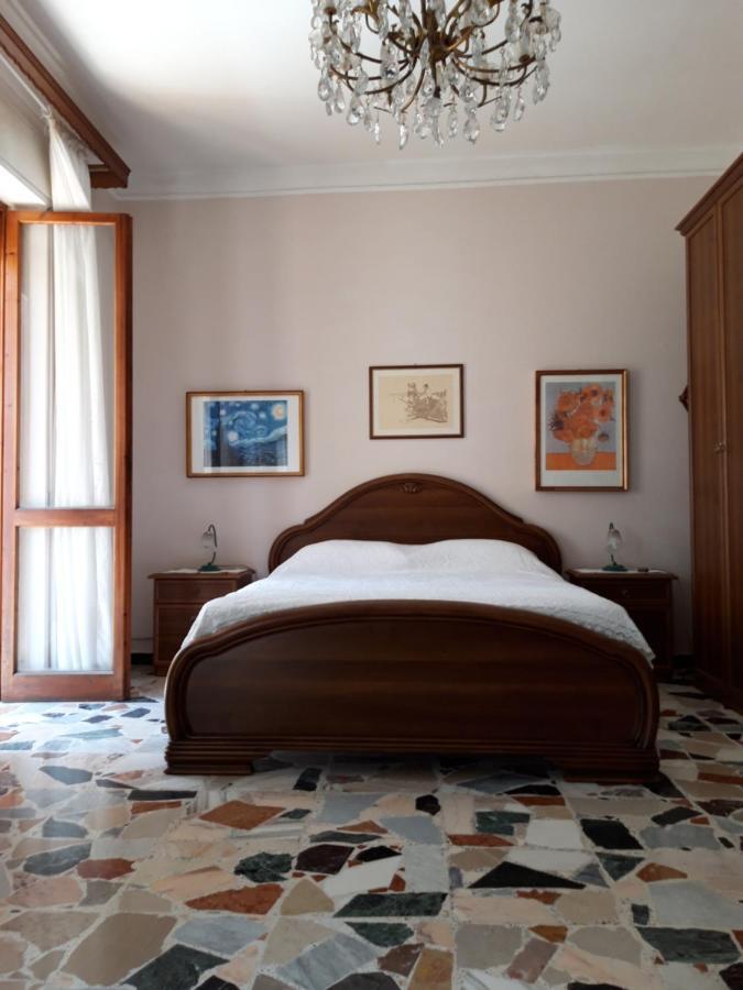 Bed And Breakfast Hibiscus Alghero Bagian luar foto