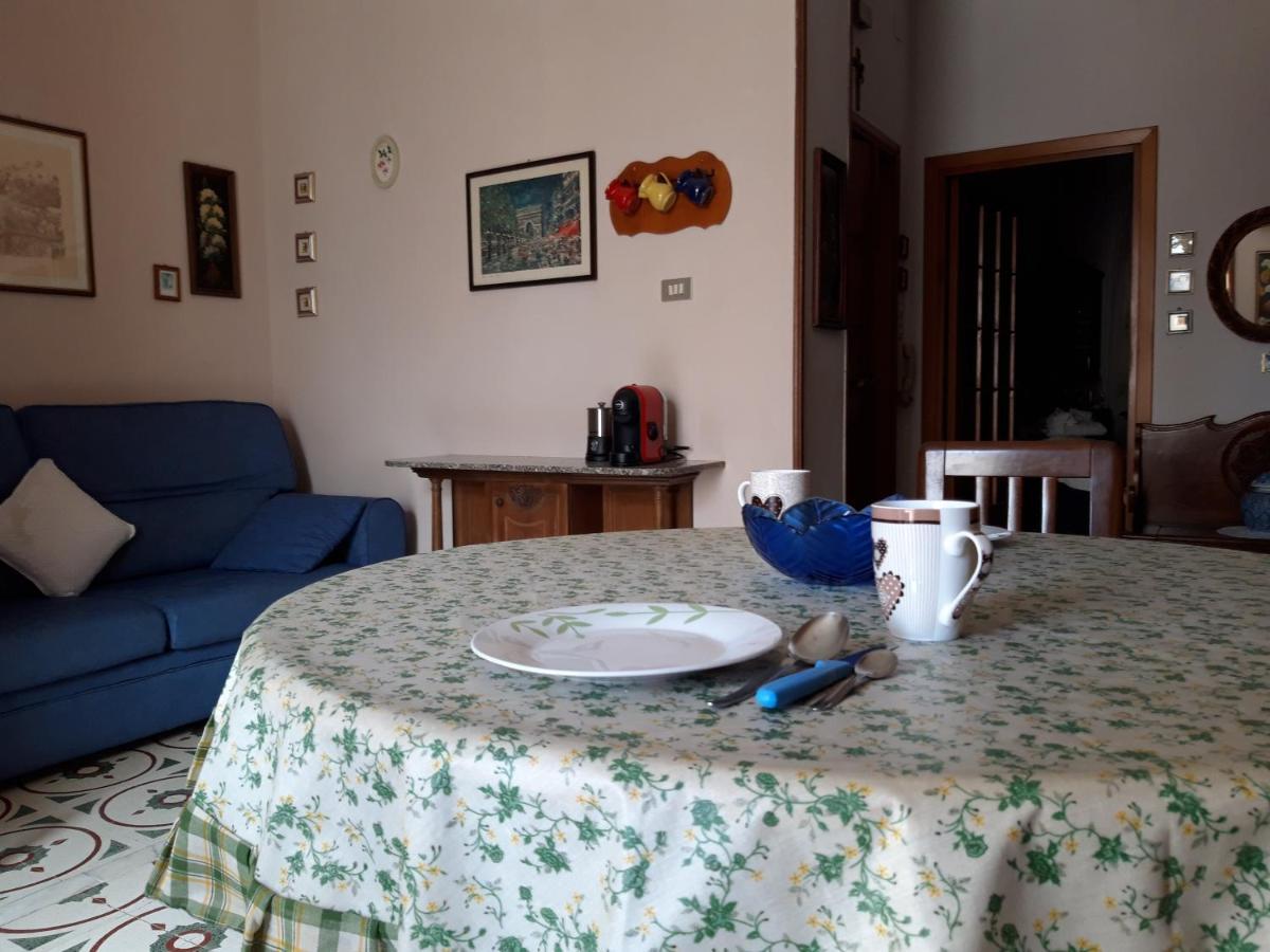 Bed And Breakfast Hibiscus Alghero Bagian luar foto